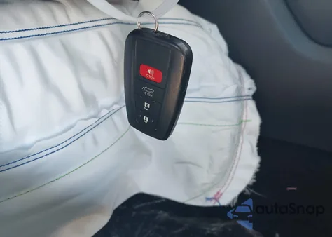 2022 Toyota Highlander Xle z USA, uszkodzony, nr VIN 5TDGZRBH0NS244344